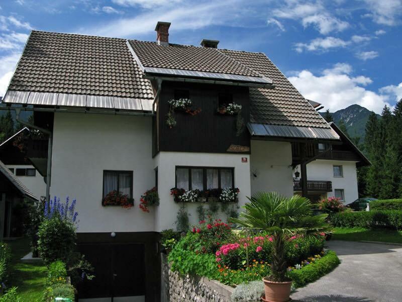 Apartment Ticar Bohinj Bagian luar foto